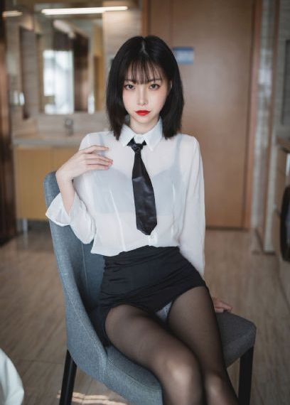 办公室撕开奶罩揉吮奶漫画_蓝光电影免费在线