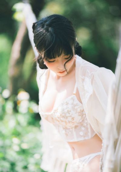 国产丝袜美女在线观看_剧情片高清迅雷在线观看